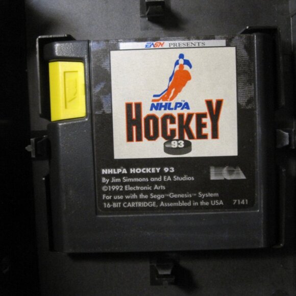 1992 Sega Genesis System Video Game: NHLPA Hockey '93 - Complete with Case - Picture 4 of 4